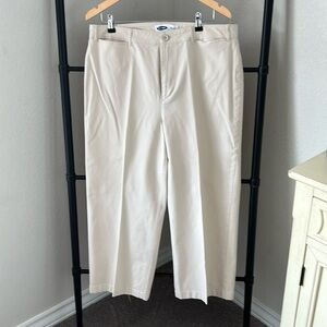 Old navy high rise wide leg crop chino. Sz 16. Good condition.